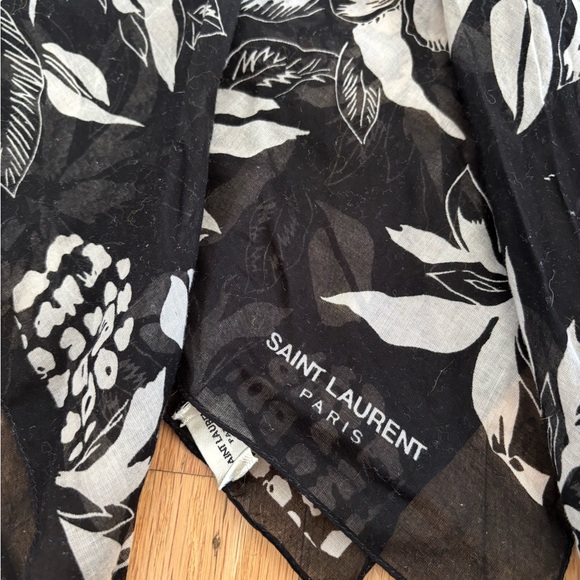 YSL scarf - Picture 2 of 4